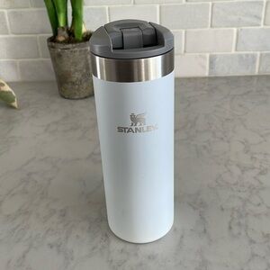 Stanley aero light transit bottle 20 oz.